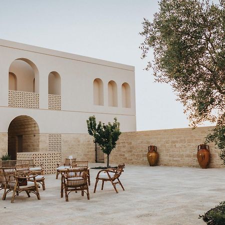 Il Giardino Grande - Dimora In Salento Bed & Breakfast Parabita Bagian luar foto