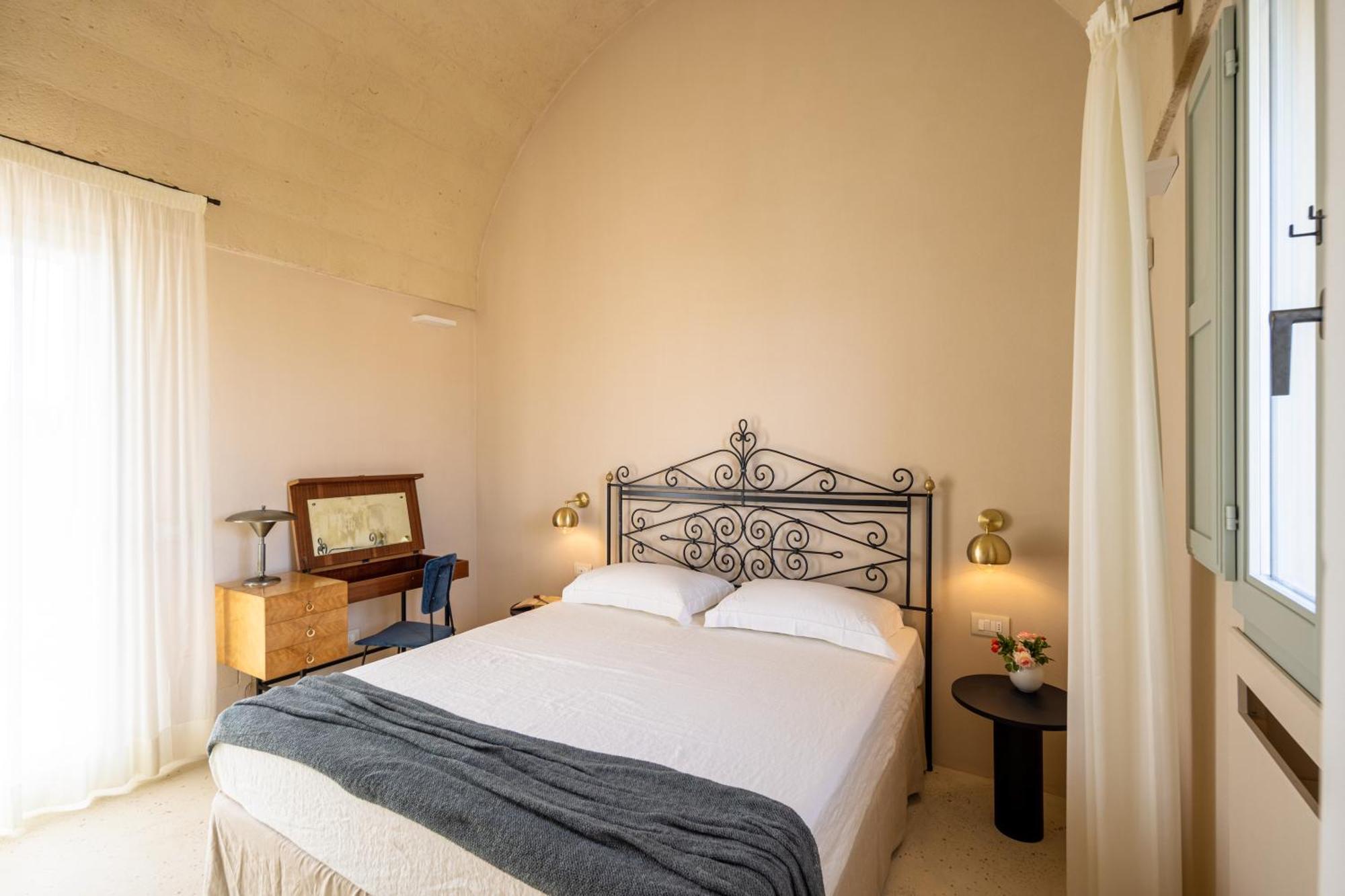 Il Giardino Grande - Dimora In Salento Bed & Breakfast Parabita Bagian luar foto