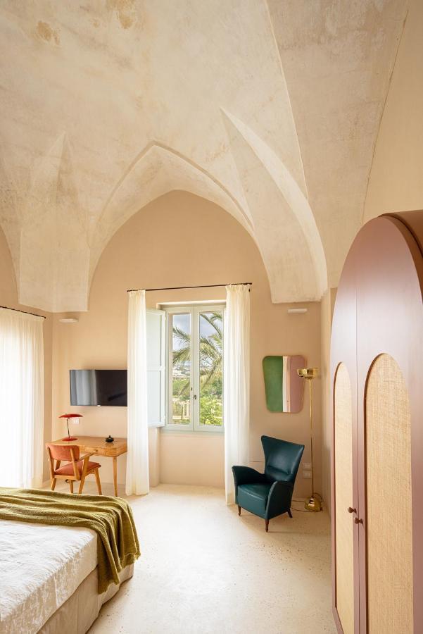 Il Giardino Grande - Dimora In Salento Bed & Breakfast Parabita Bagian luar foto