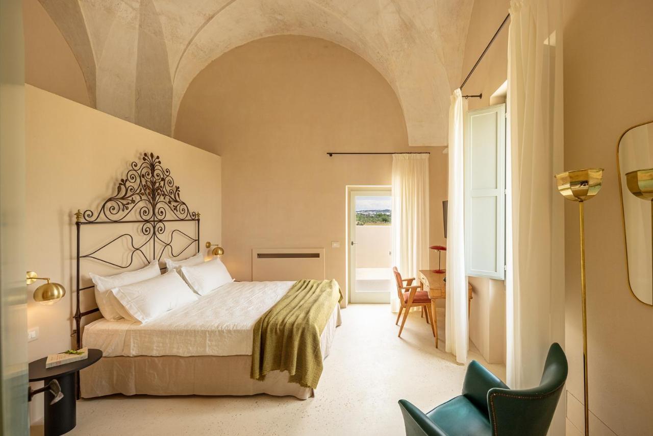 Il Giardino Grande - Dimora In Salento Bed & Breakfast Parabita Bagian luar foto