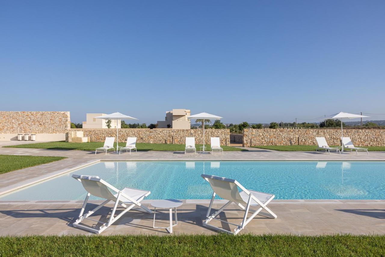 Il Giardino Grande - Dimora In Salento Bed & Breakfast Parabita Bagian luar foto