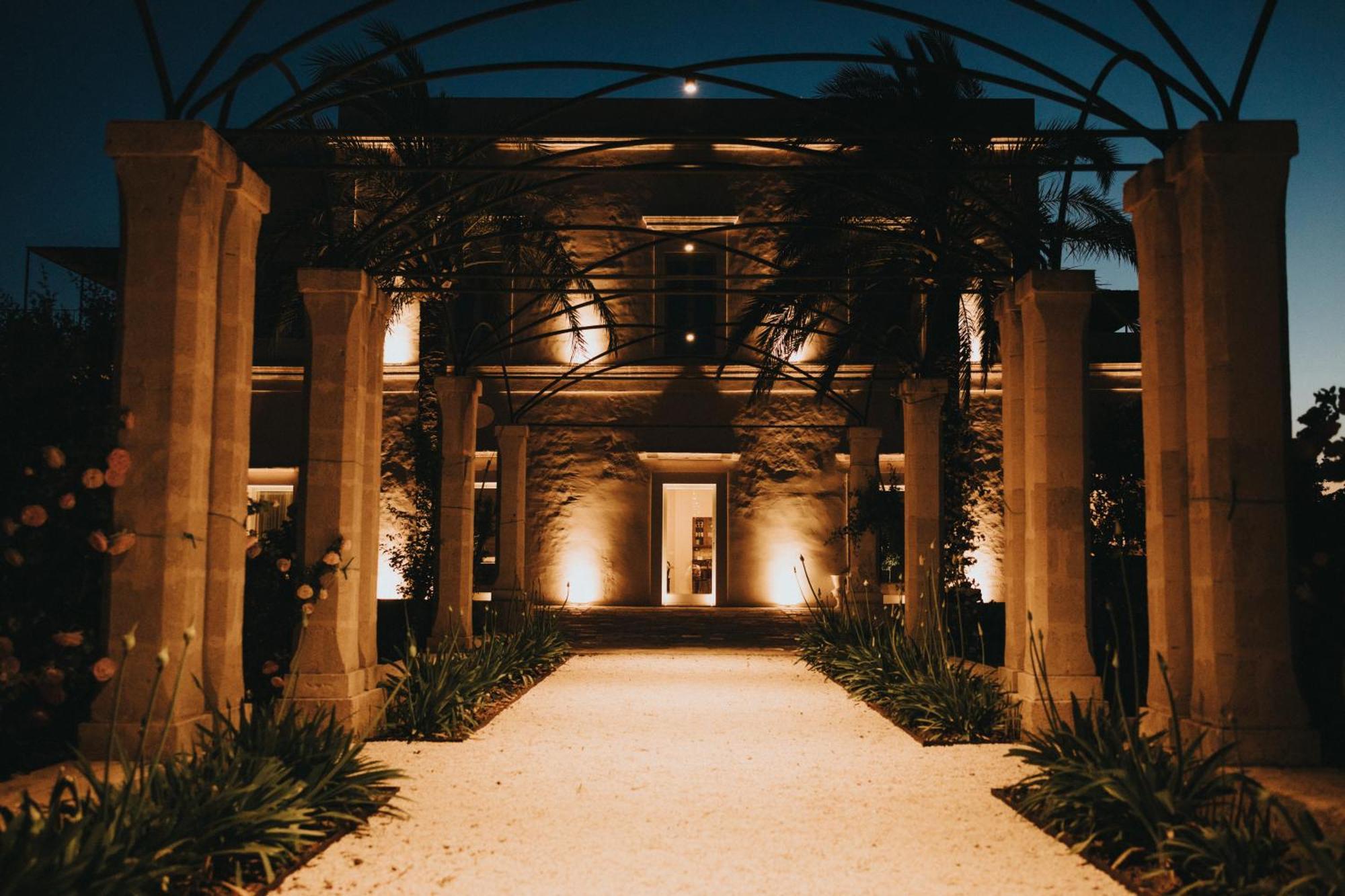 Il Giardino Grande - Dimora In Salento Bed & Breakfast Parabita Bagian luar foto