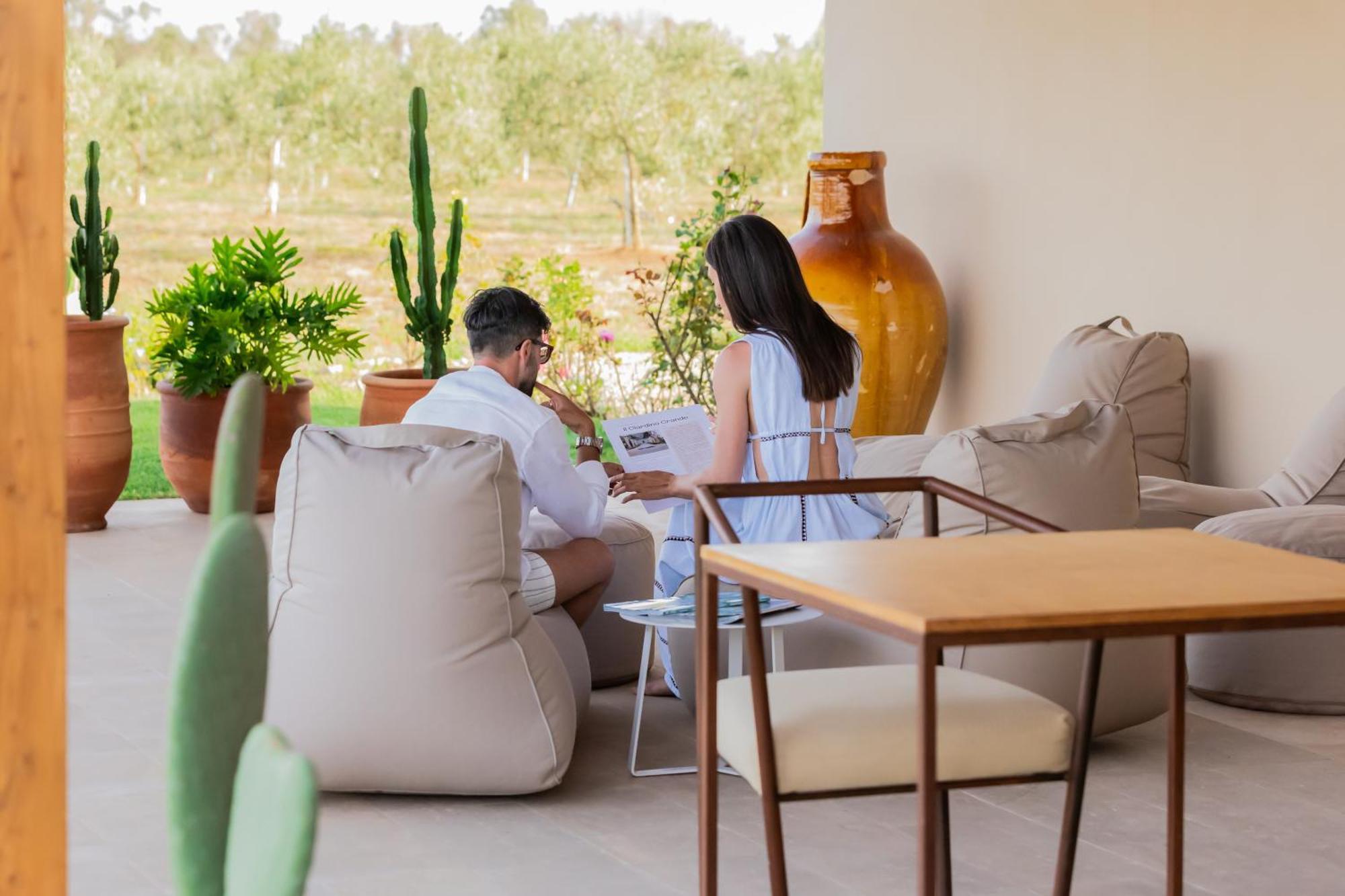 Il Giardino Grande - Dimora In Salento Bed & Breakfast Parabita Bagian luar foto